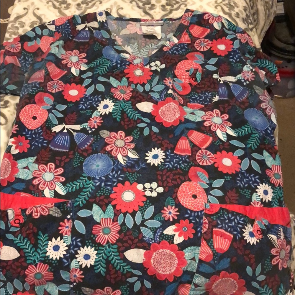 Floral scrub top